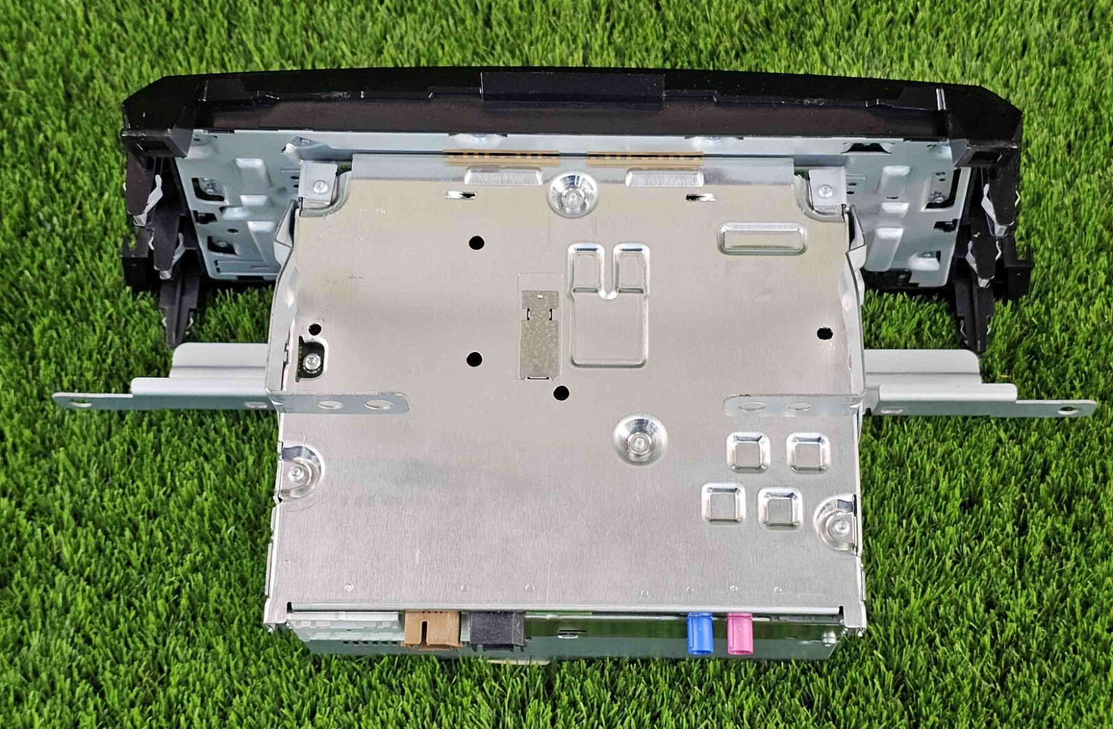 25915-8FM0B Nissan Rogue 2018-2019 GPS Navigation Radio Display Unit OEM