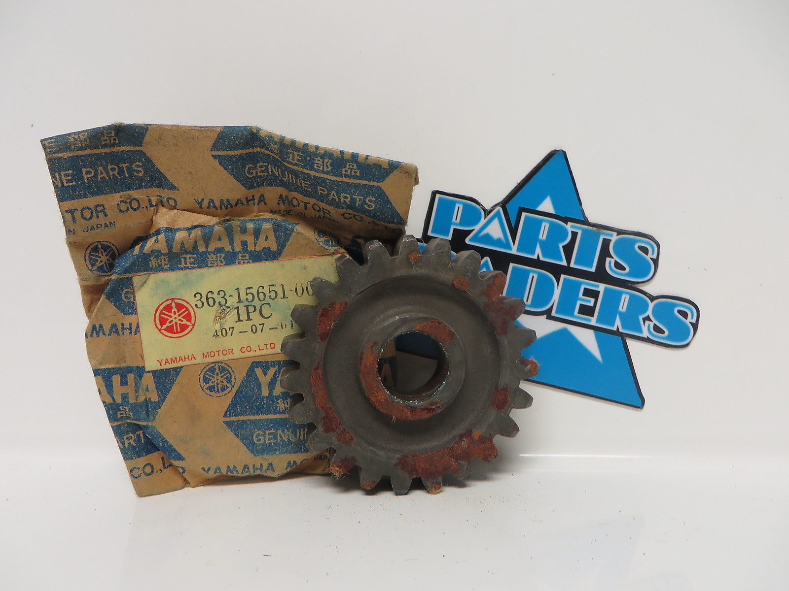 NOS Yamaha Kick Starter Idle Gear 23T 363-15651-00-00 DT250A DT360A MX250 SC500