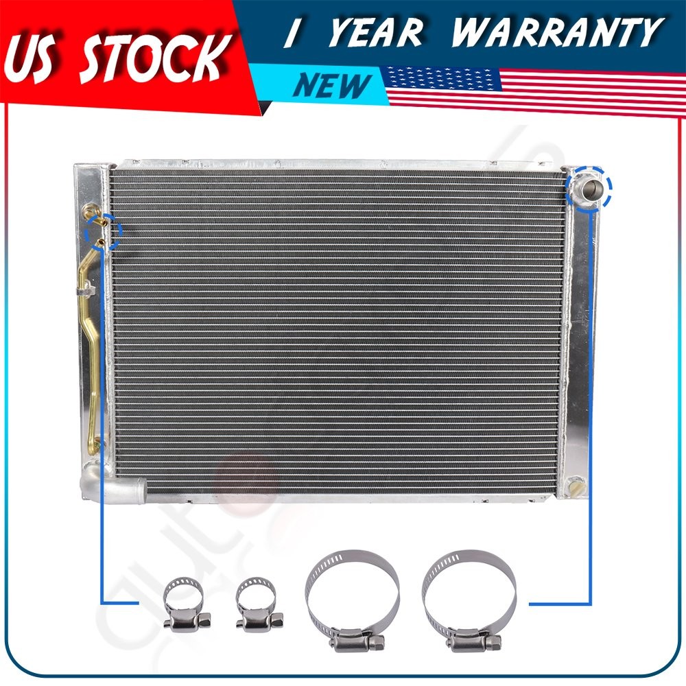 Aluminum Radiator For 2004-2006 Toyota Sienna with 2pcs 8-10mm 27-51mm Clamps