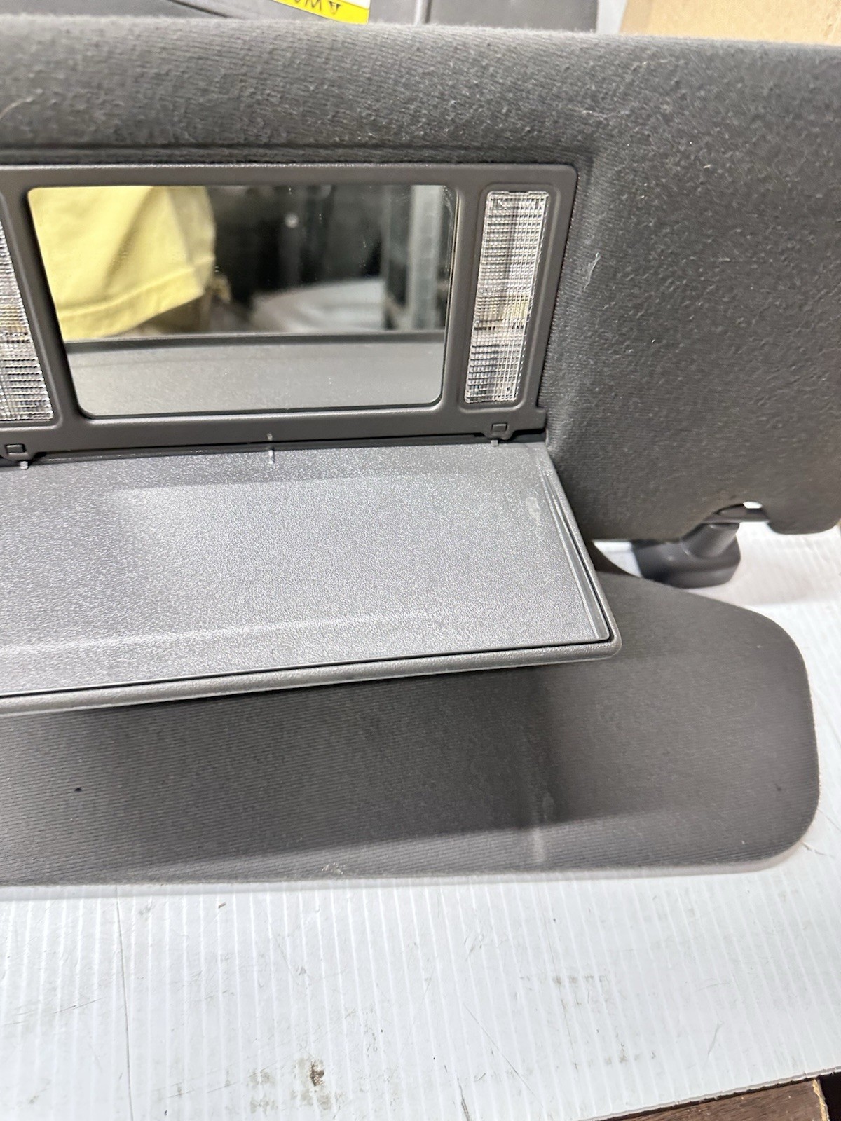 2000-2002 Ford Expedition Navigator Sun Visor Set Left Right LH RH OEM DRK GREY