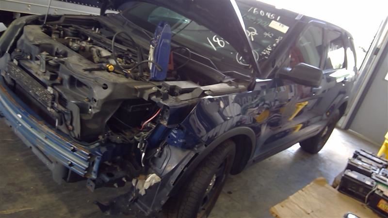 Driver Tail Light With Police Package Wig Wag Fits 16-19 EXPLORER 741289