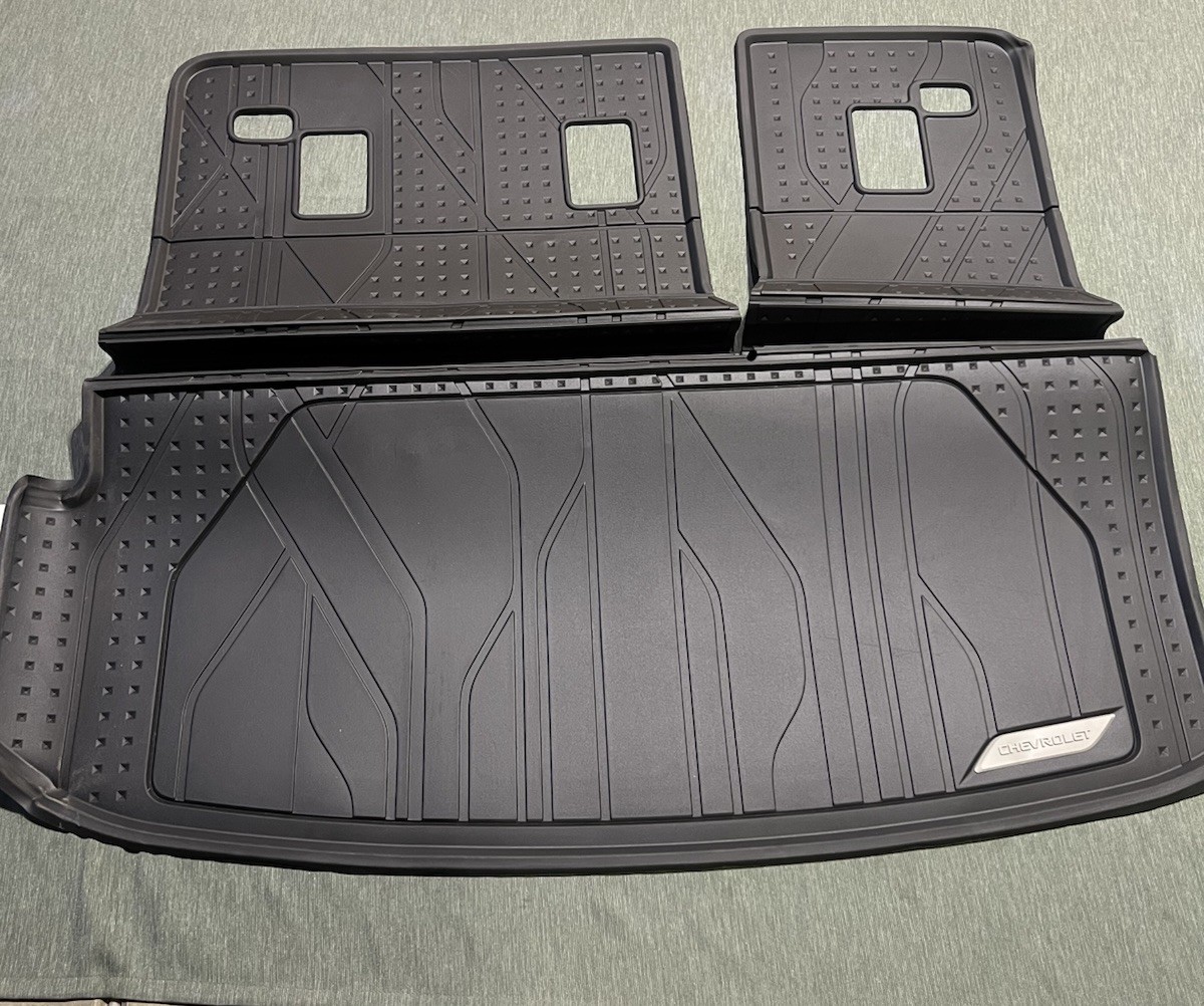 OEM GM 2018-2023 Chevy Traverse All Weather Cargo Liner Black 84409049