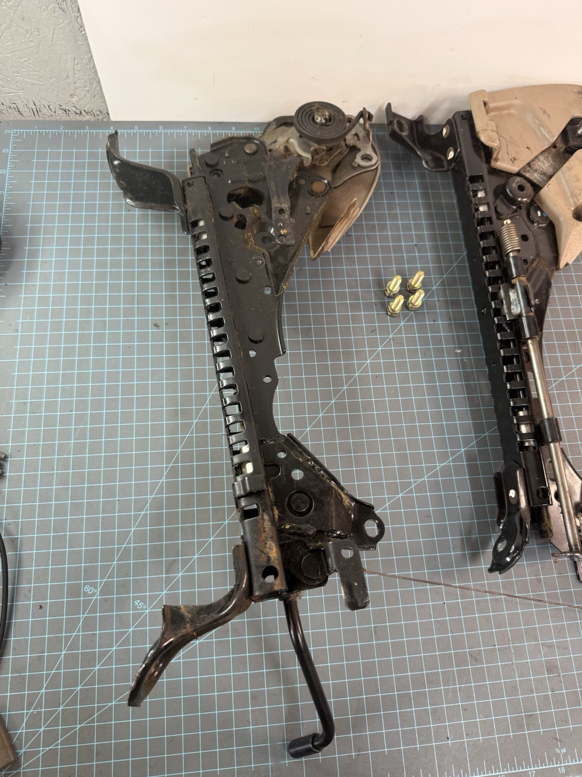 96-02 Toyota 4runner Passenger Front Right Seat Track Rails Sliders Adjusters