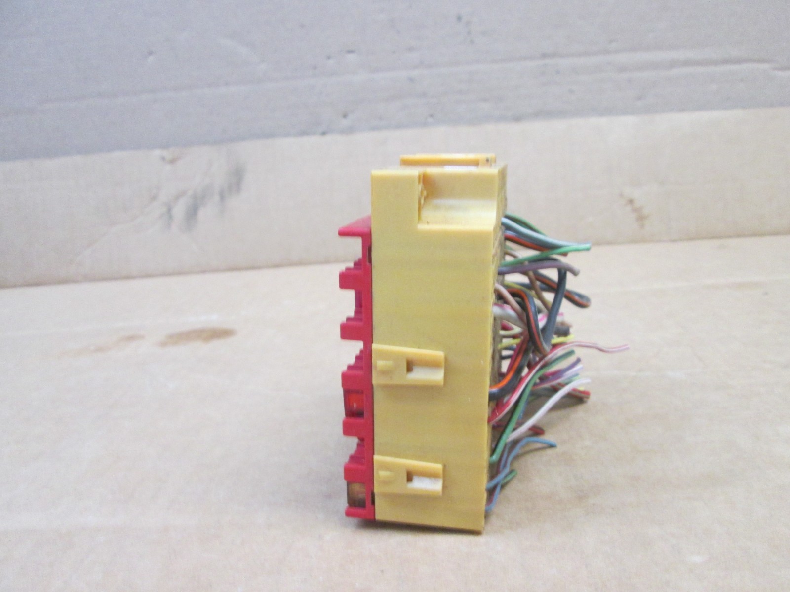 95-05 Ford E150 Interior Fuse Box Relay Junction Block Panel 1995-2005