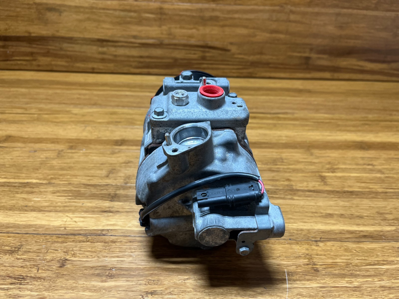 2011-2017 BMW X3 F25 N55 A/C Air Conditioning Compressor 9217869 OEM *NOTE*