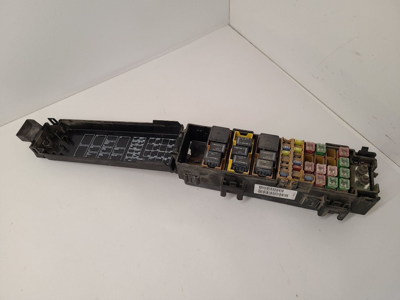 2000-2004 JEEP GRAND CHEROKEE Fuse Box Engine 56050700AA