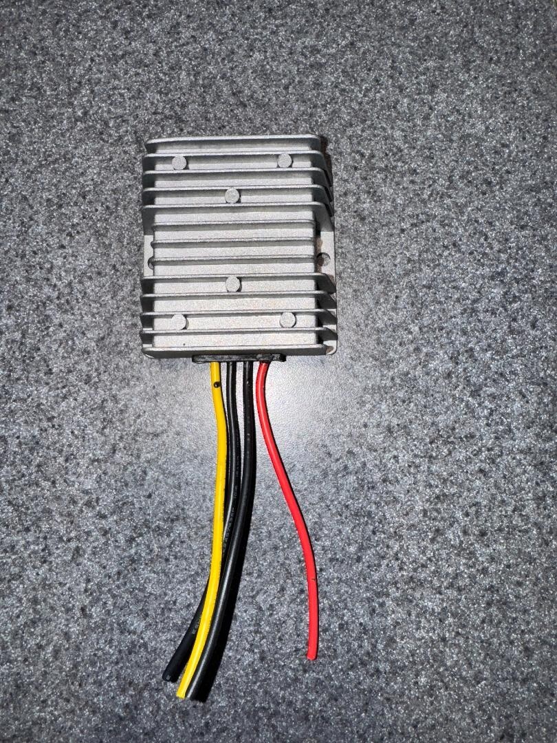 INSTALL BAY DC / DC VOLTAGE 10AMP STABILIZER USED P/N L-IBVSTABL