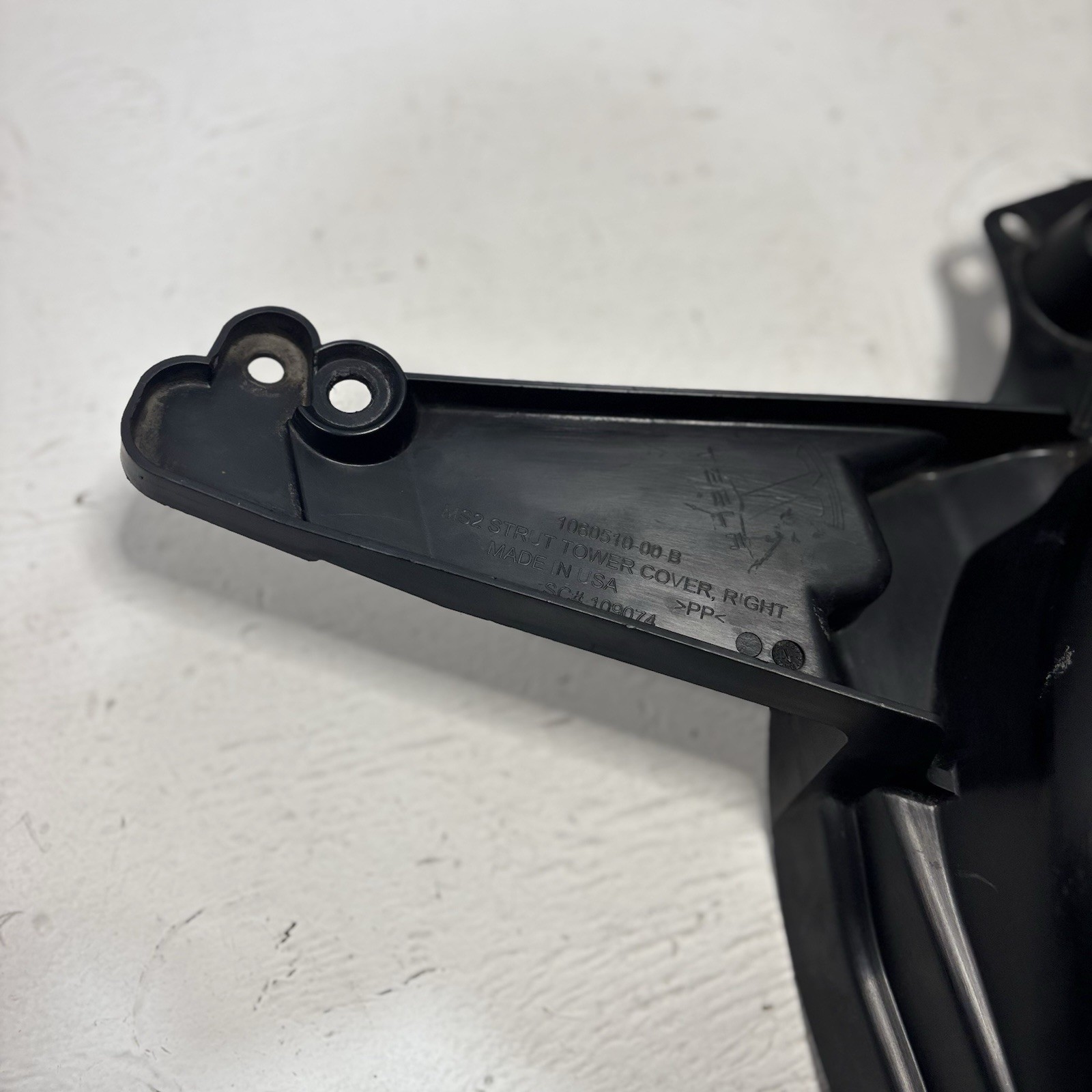 2016-20 Tesla Model S Front Right Underhood Shock Tower Cover Trim 1060510-00-B