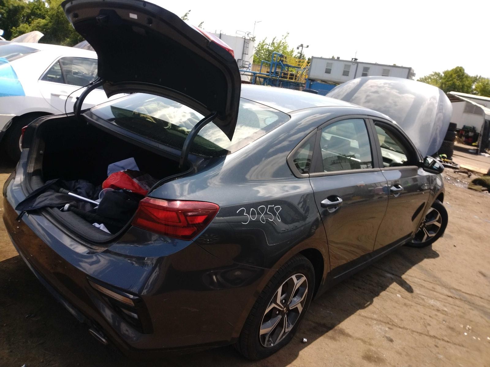2019 KIA Forte OEM Grey Deck Lid 4DR SED GRY KDG 69200M7100 70000 Miles