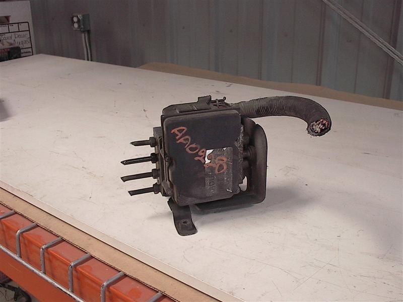 09 10 GMC YUKON ANTI-LOCK BRAKE PART 6660