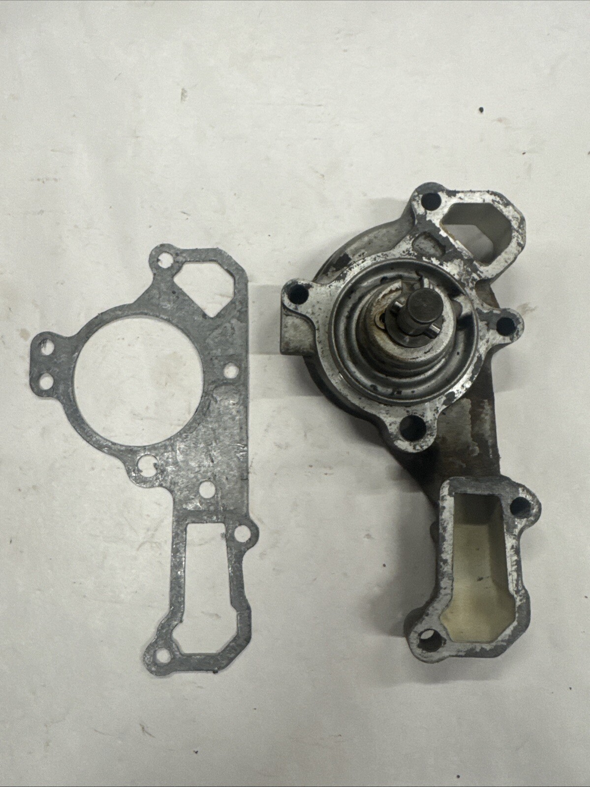 2011 KAWASAKI MULE 4010 TRANS 4X4 Water Pump Case 59336-2052 — Box B15