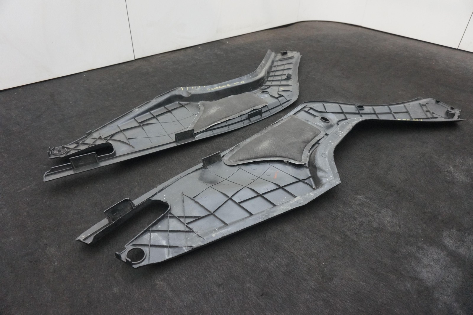 Set 2 Front Underhood Apron Trim OEM 1006327-00-F Tesla Model S 85D 12-16 *Note