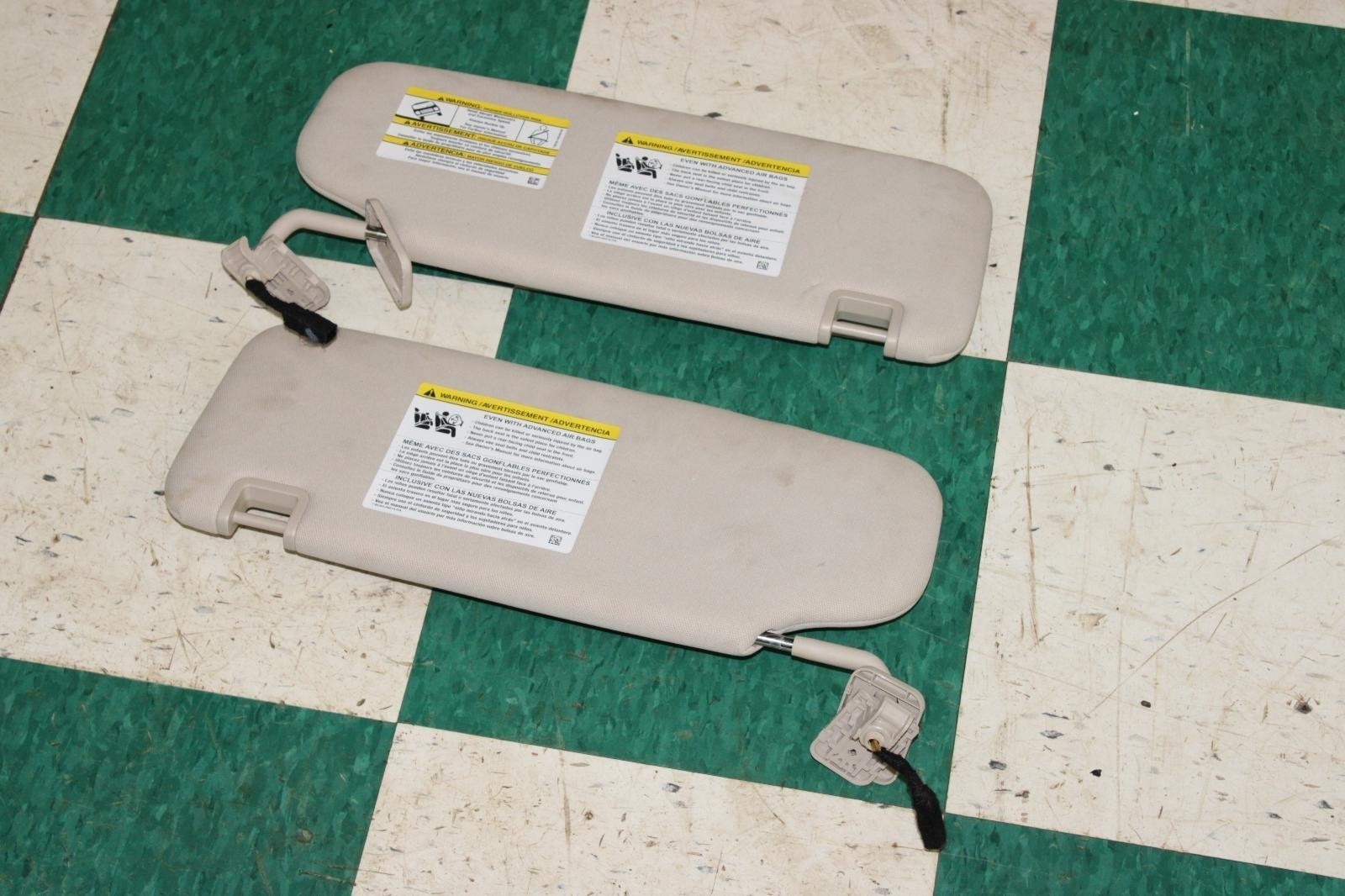 ⚠️NOTE⚠️ 20-25 Explorer Sandstone Interio Pair LH RH Sun Visor Factory OEM WTY