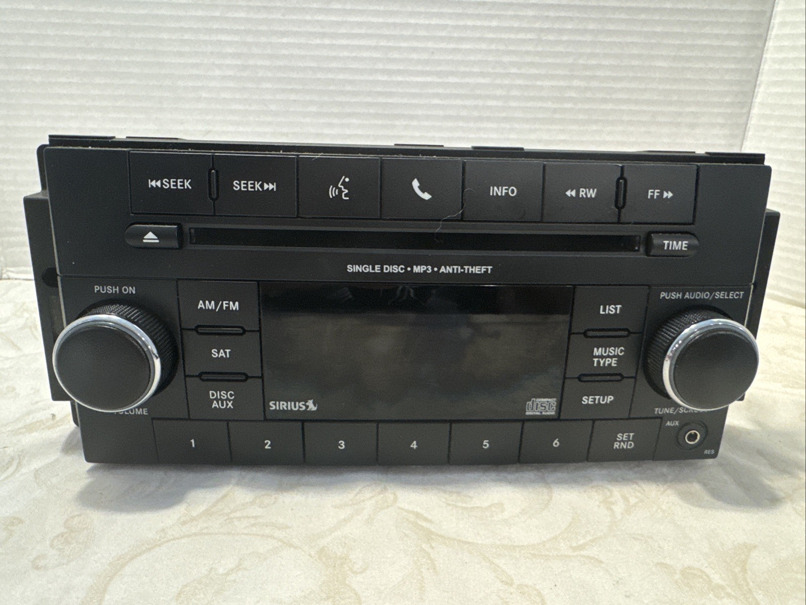 2007-2012 Jeep Dodge Chrysler OEM Radio AM FM MP3 CD Player Sirius P68252825AB