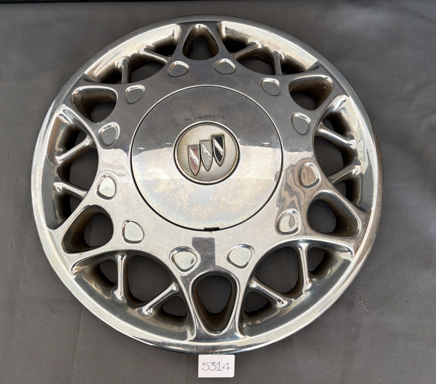 1997- 1999 Buick Century 15” OEM Hubcap Wheel Cover 9593704 Chrome, 1153A, Used