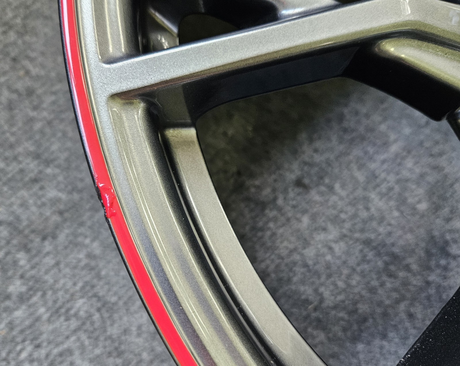 Chevrolet Corvette C8 Wheels 40thAnniversary Charcoal Red Stripe Forged OEM Rims
