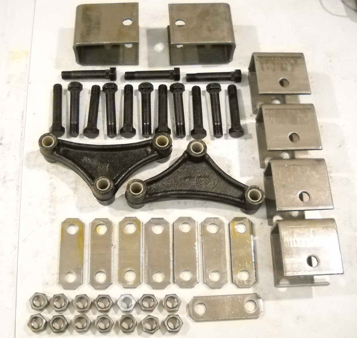 Tandem Axle Spring Hanger Kit Leaf Suspension 6-1/8″ EQ-356 Equalizer 3500-7000