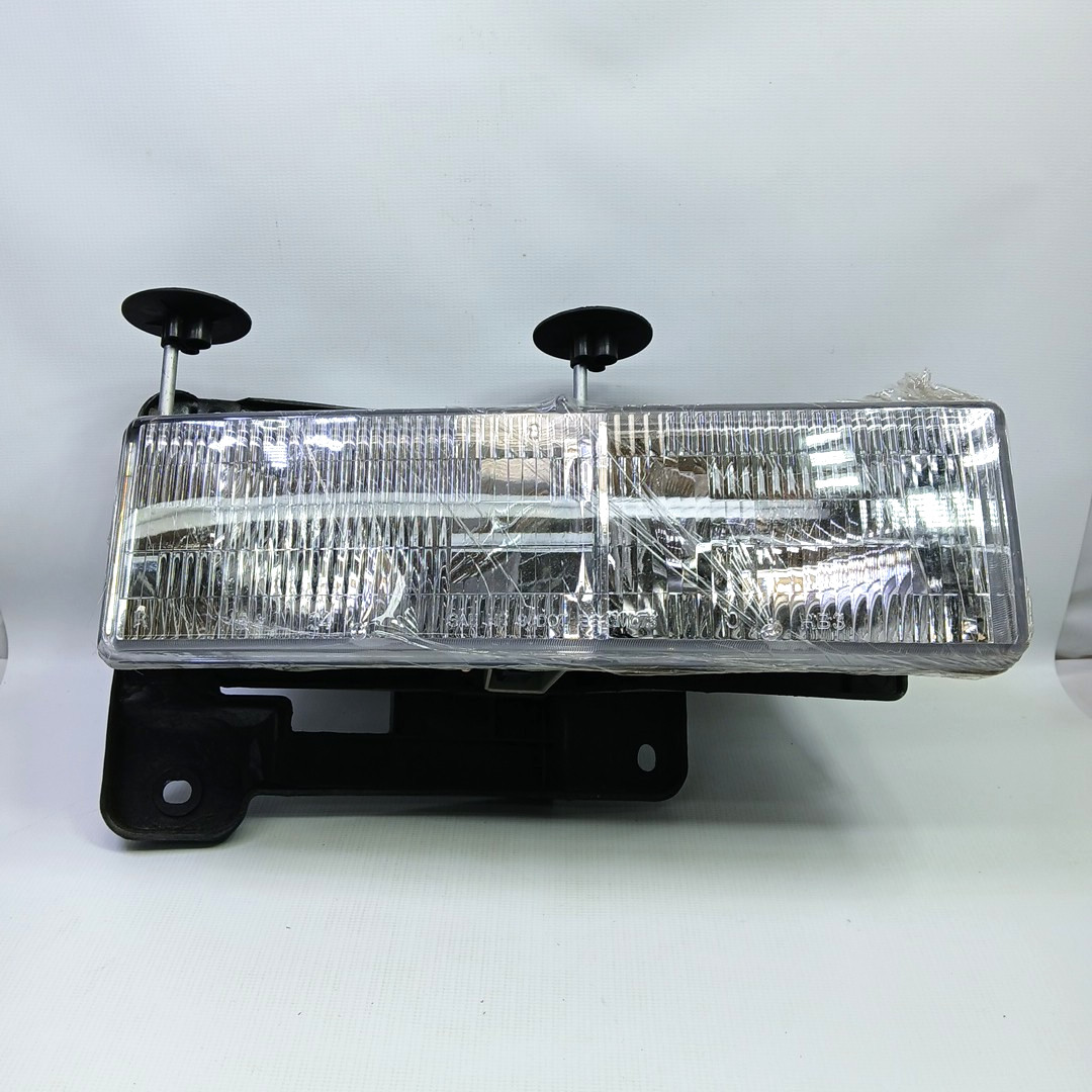 Head Lamp for 1992-1999 CHEVY Tahoe Right Passenger Side RH Eagle Eyes NEW