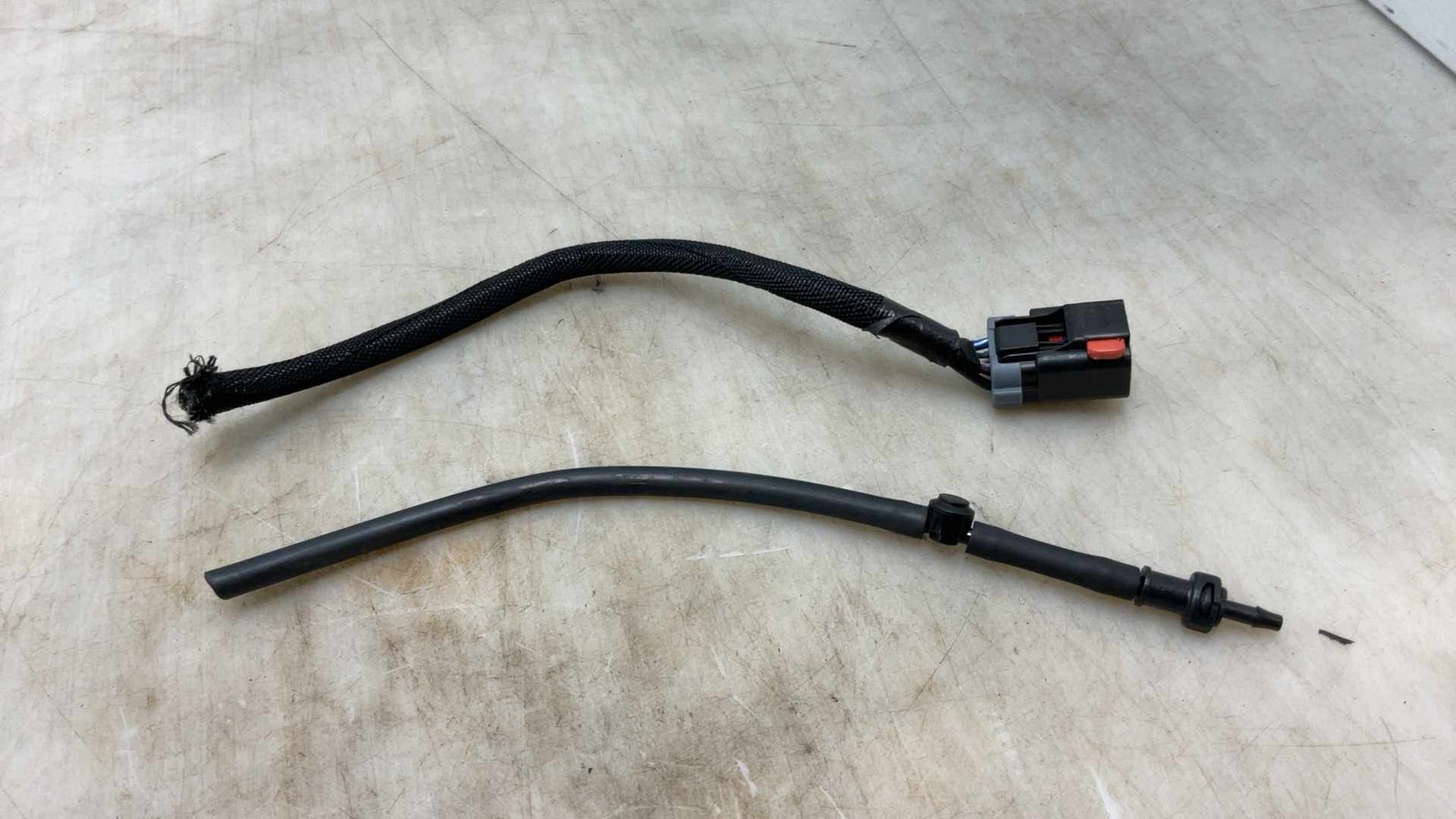 Jeep Wrangler JK OEM Rear Hardtop Plug and Pigtail 2011-2017 158883