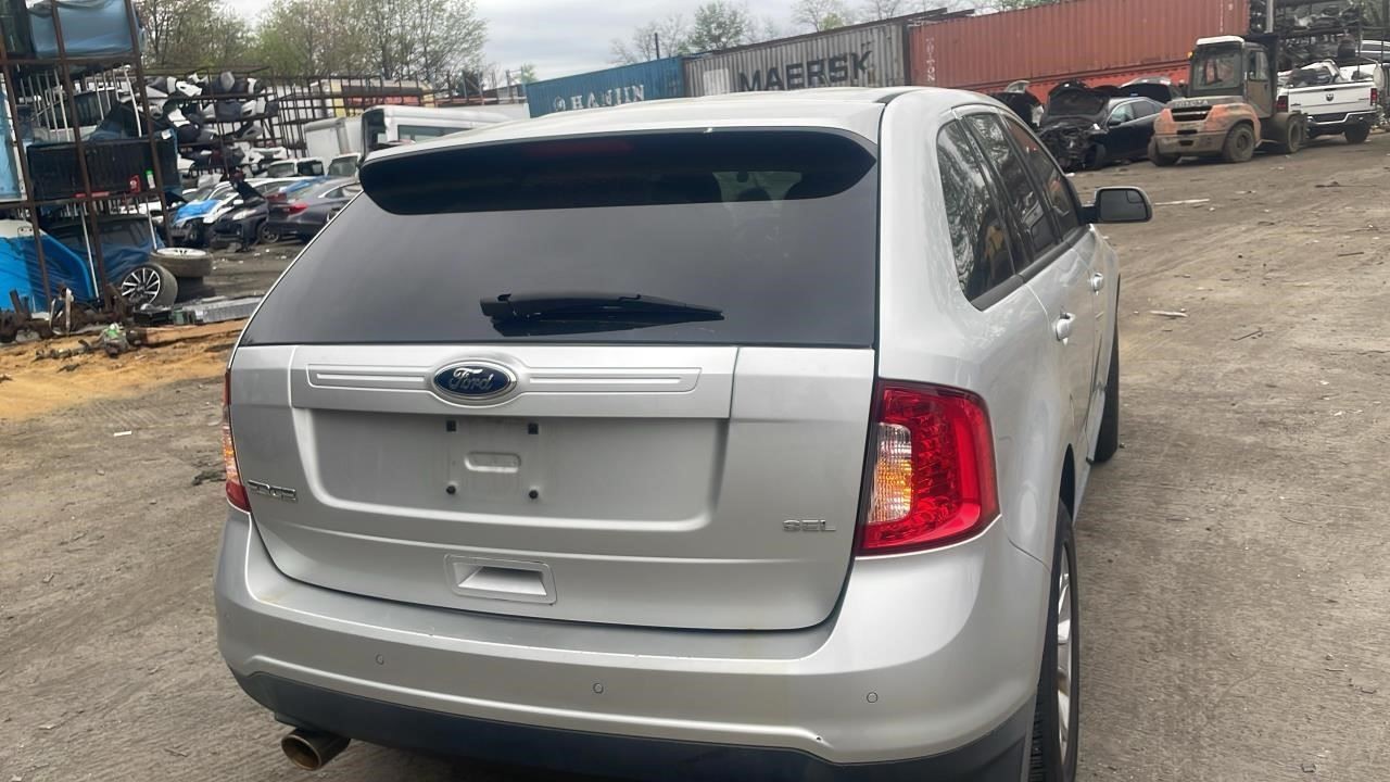 Passenger Headlight Halogen Bright Background Fits 11-14 EDGE 472282