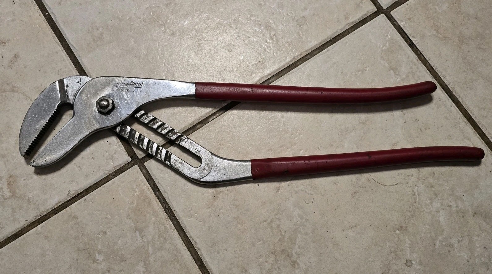 SNAP SALE ON BLUE-POINT 20″ MASSIVE LONG TONGUE & GROOVE RED GRIP PLIERS HL120P