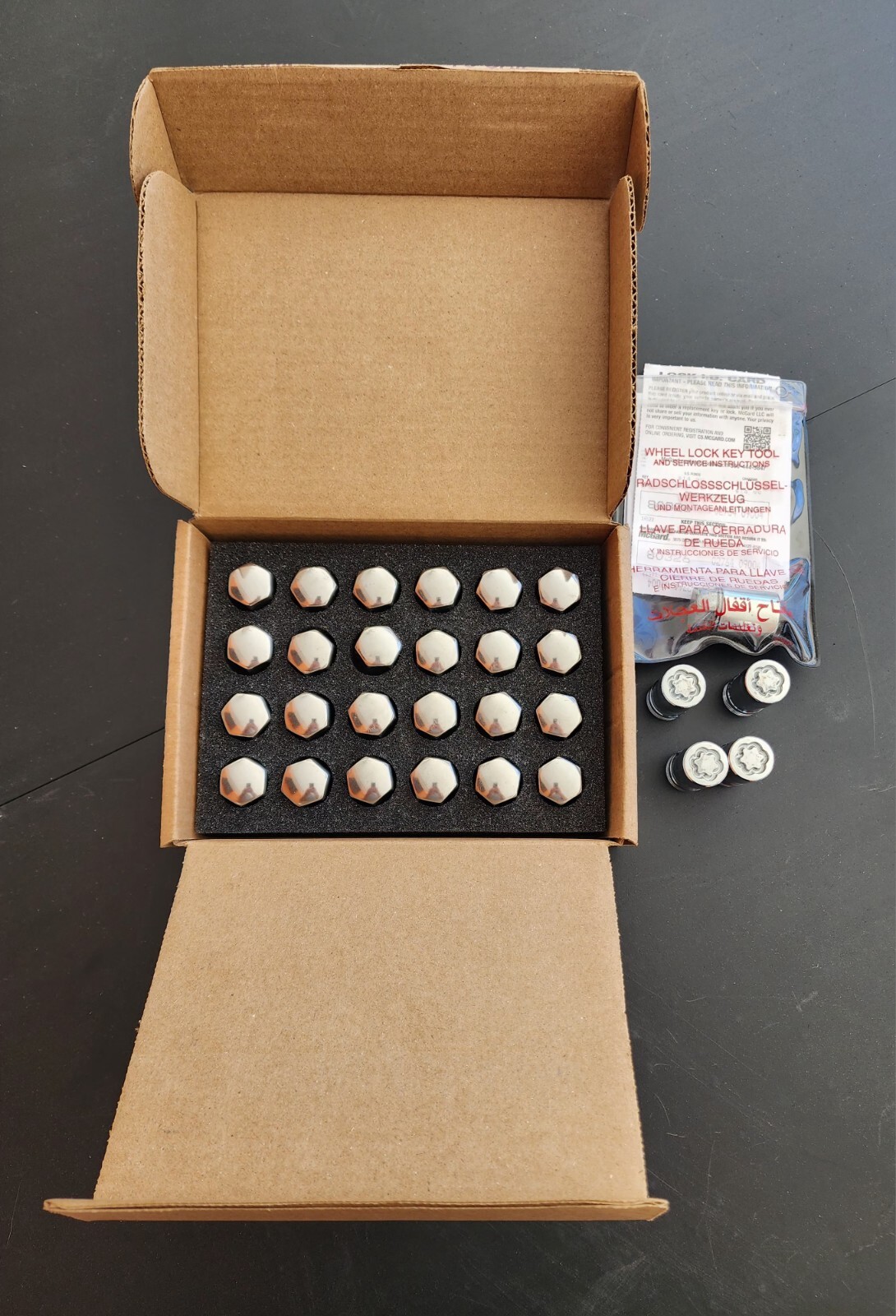 CADILLAC XT5 XT6 FACTORY OEM WHEEL RIM LUG NUTS WITH LOCK SET.