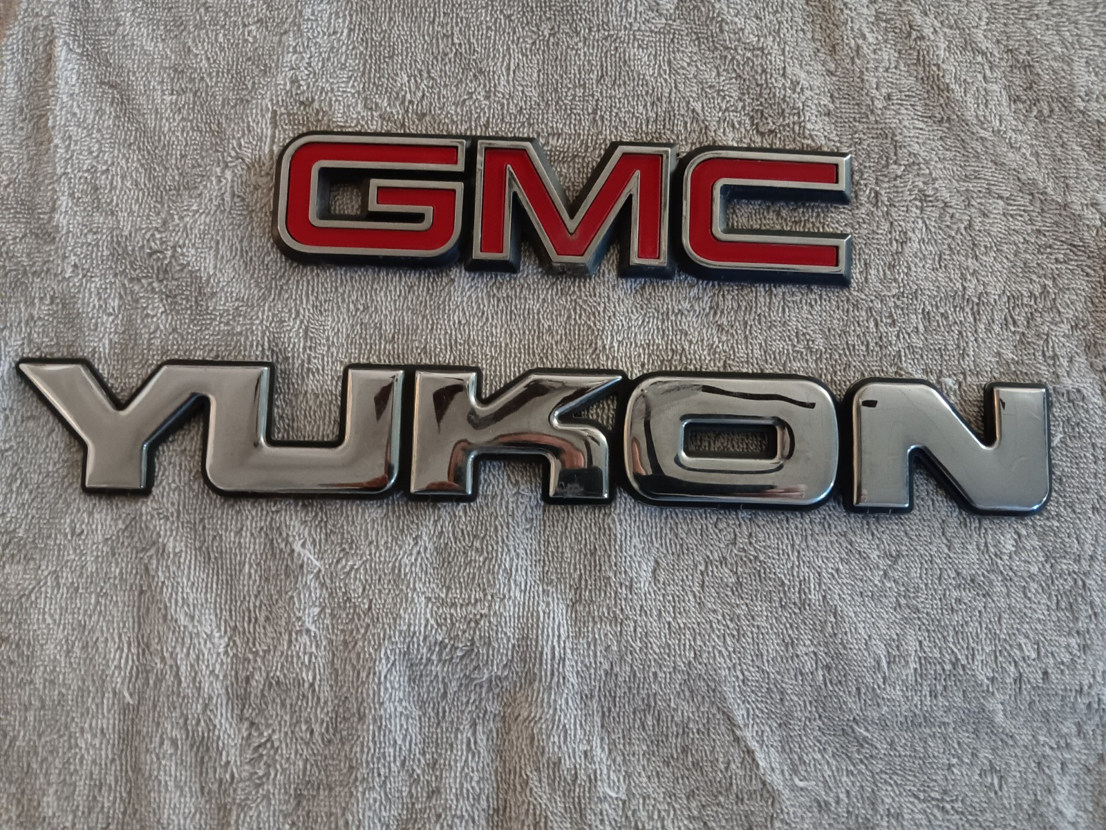 GMC Yukon Rear Emblem Badge Set. OEM 2000-2006