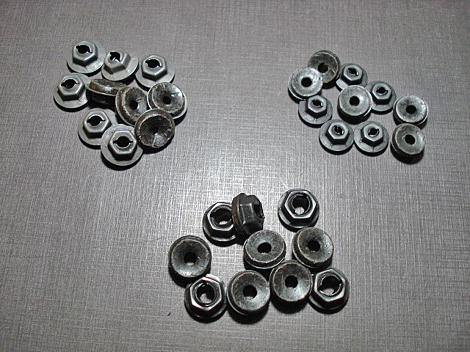 30pcs GM Chevy 1/8 3/16 1/4 emblem name plate letter thread cutting sealer nuts