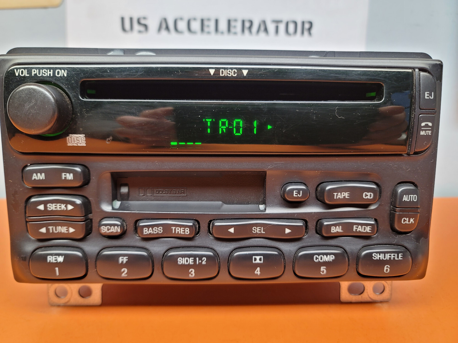 GENUINE FORD EXPLORER EXPEDITION RADIO CD PLAYER w/ CASSETTE TAPE 2002 2003 2004