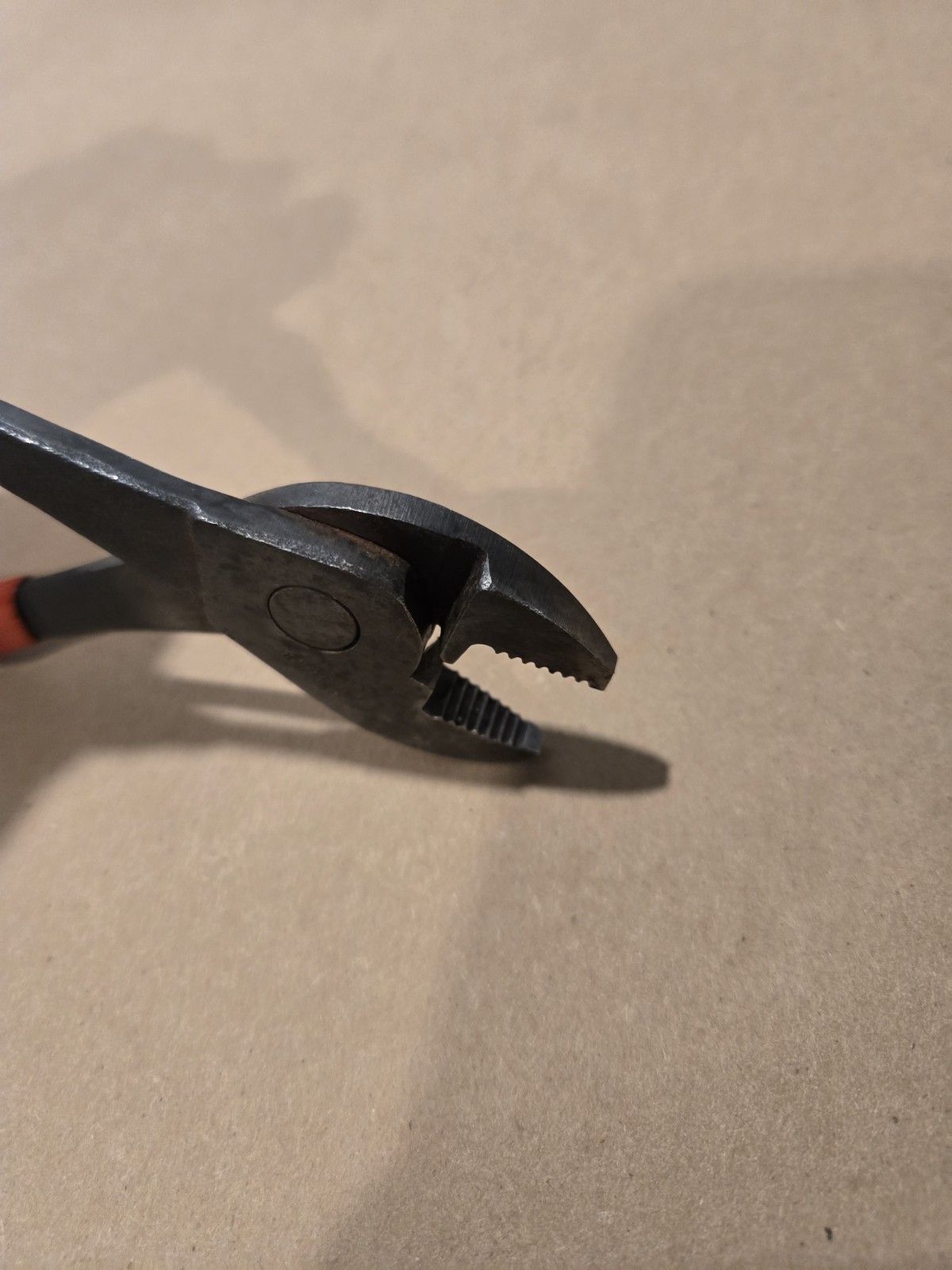 Snap On 7-3/4″ Long Angle Head Battery Terminal Pliers Red Handle USA 208CP