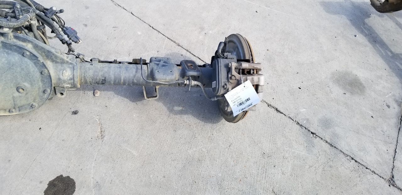 20 GMC SIERRA 1500 REAR AXLE ASSEMBLY 9.5″ RING GEAR 3.23 RATIO