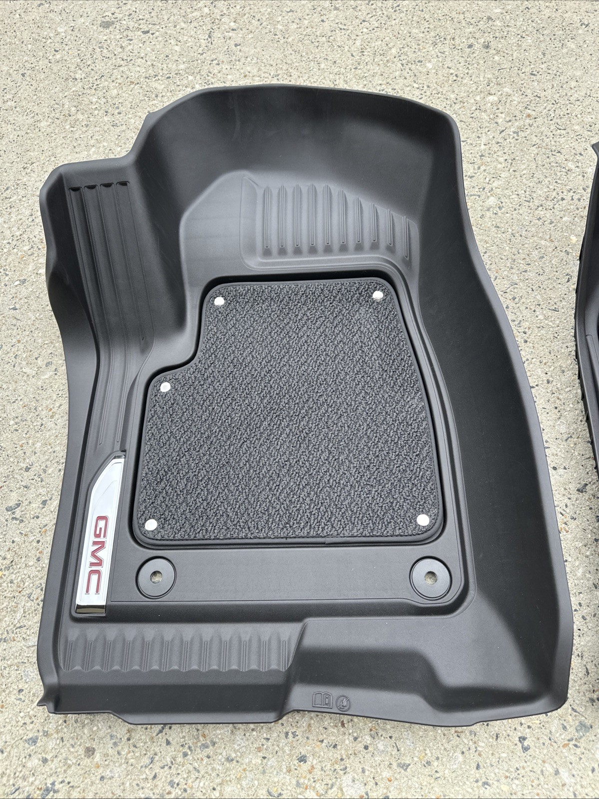 2019-2025 GMC Sierra Factory Front Floor Liners 84982191 Black w/ GMC Logo OEM