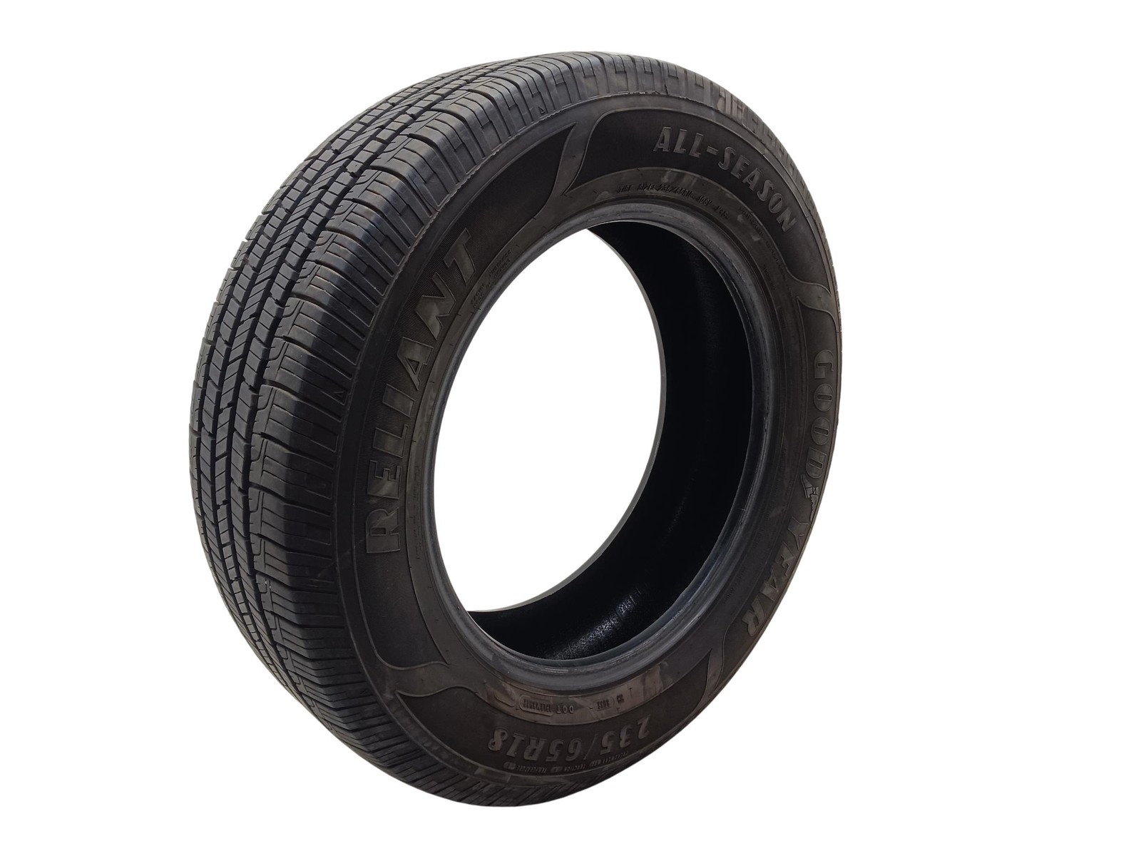 2015-2025 Infiniti QX60 Tire GoodYear Reliant All-Season 235/65 R18 OEM