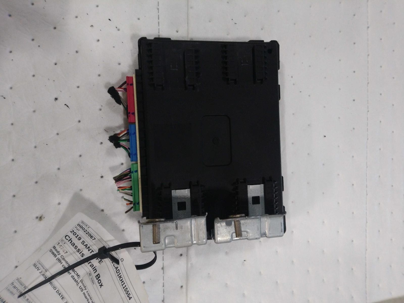 Used Body Control Module fits: 2019 Hyundai Santa fe Body Control BCM body contr
