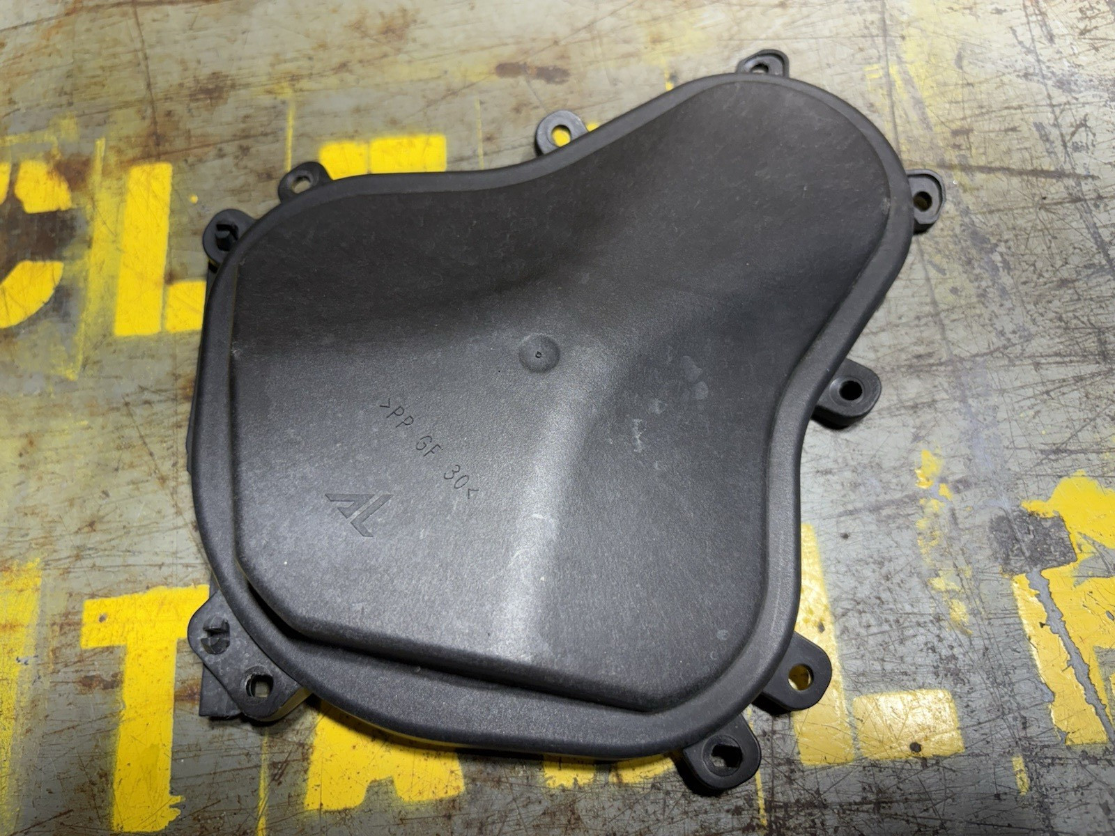 BMW E92 E93 3 series – Xenon Headlight Bulb Cover Cap Low Beam – Left or Right
