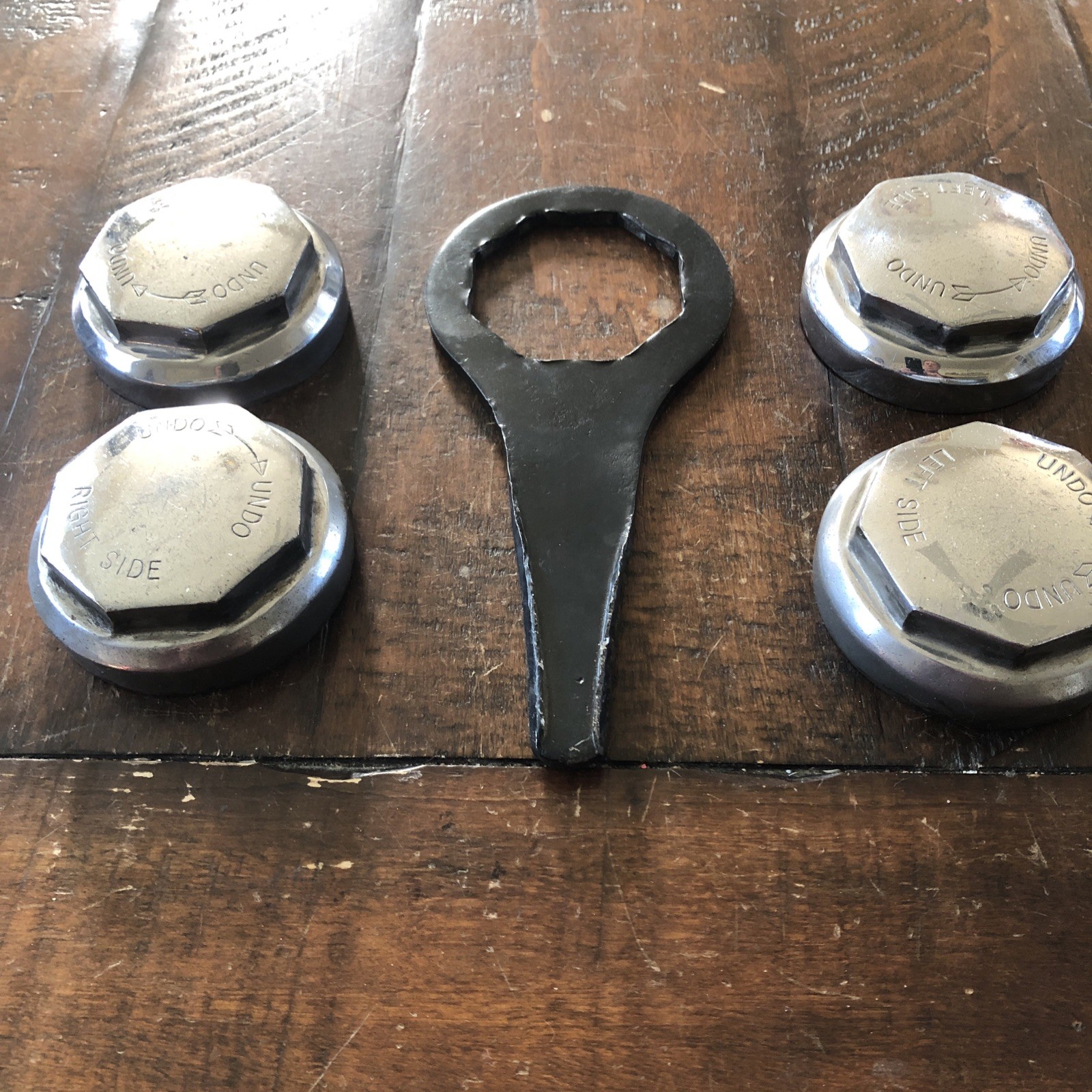 4 MGB GT Midget Triumph 8 TPI Chrome Wire Wheel Knock Offs With Wrench