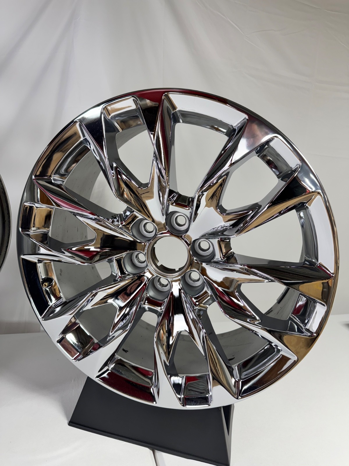 Used Set of 4 OEM Genuine GM Chrome 22 inch 22×9 Alloy Wheel Rim 84655420