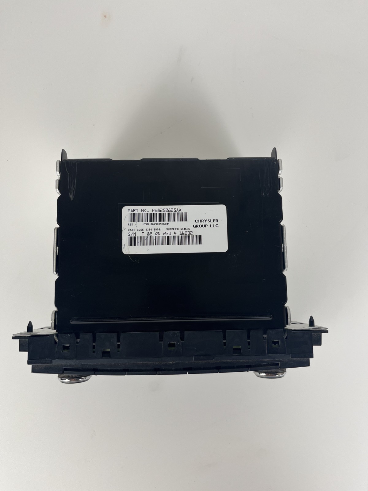 P68252825AA Chrysler Group Llc Radio Cd MP3 Aux Sirius Player READ DESC