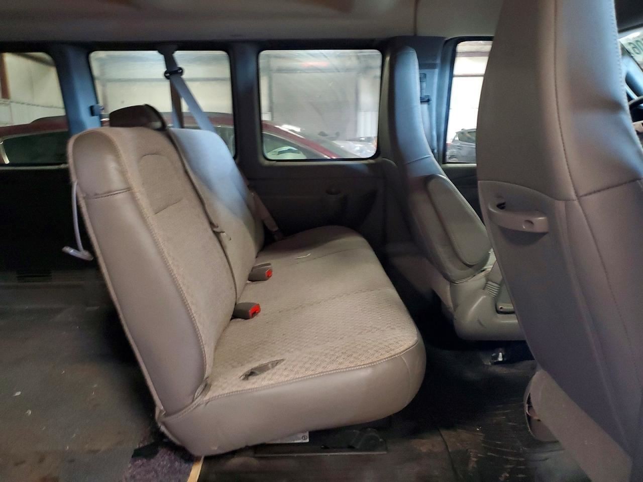 Headlight Sealed Beam Fits 96-17 EXPRESS 2500 VAN 1016475