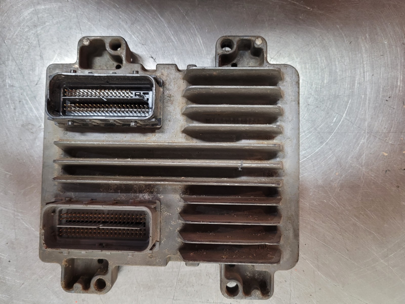 2010-2013 Sierra Silverado 1500 GM Engine Control Module ECM ECU OEM 12633238 *J