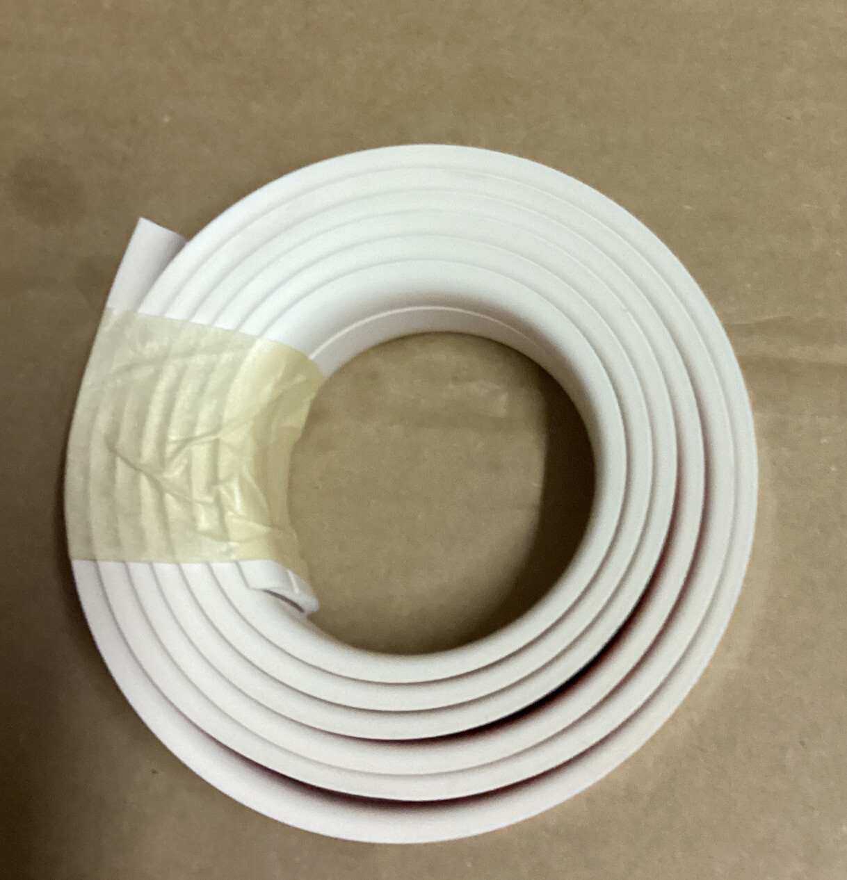 GRADY WHITE *OEM* 1-3/8″ FLEXIBLE PLASTIC TRIM Factory Per Cut #10-473 *10 FOOT*