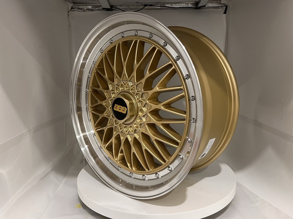 135 18 inch Gold Rim fits 5×100 CB74.1