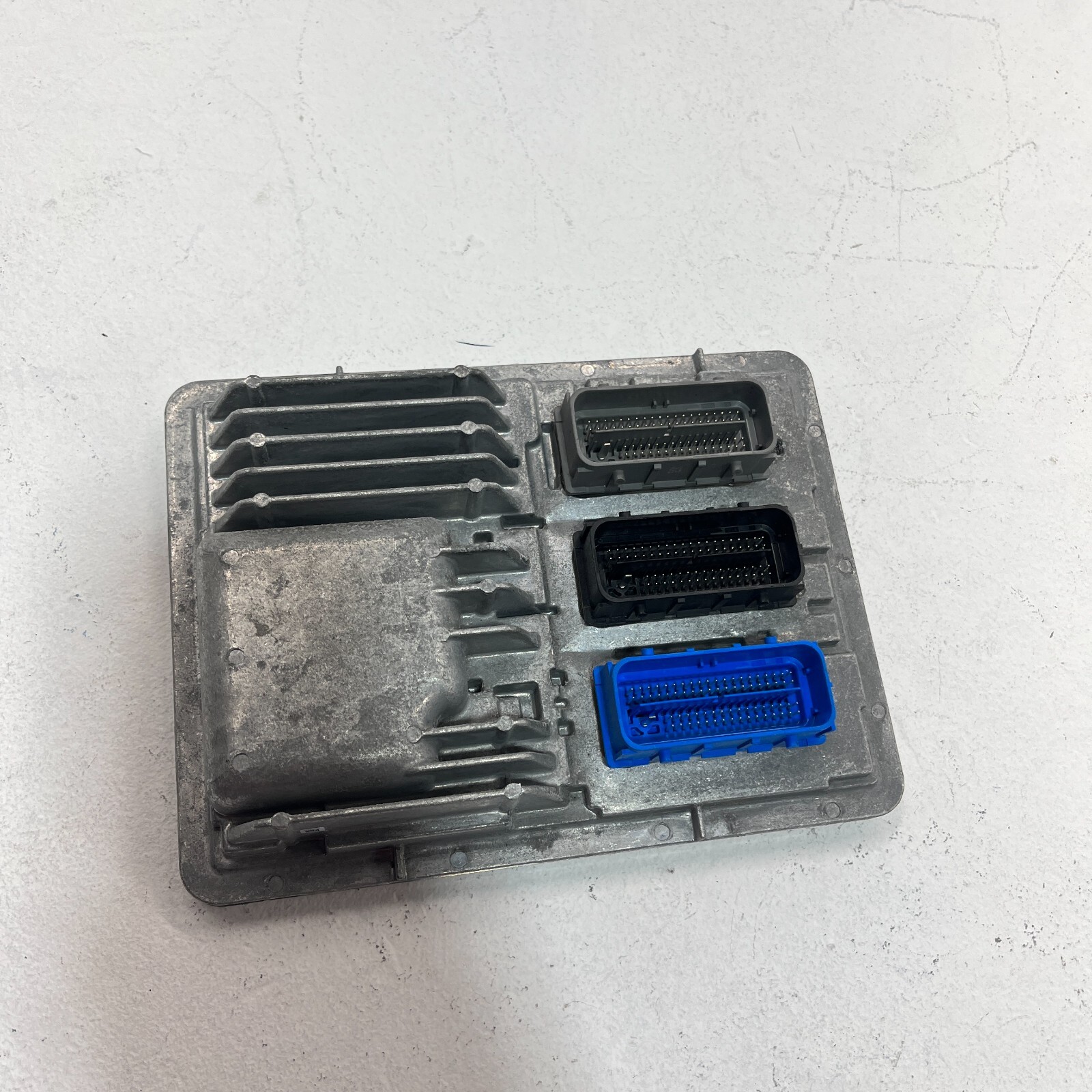 2018-2020 GMC Terrain Engine Computer Control Module Unit ECM ECU OEM