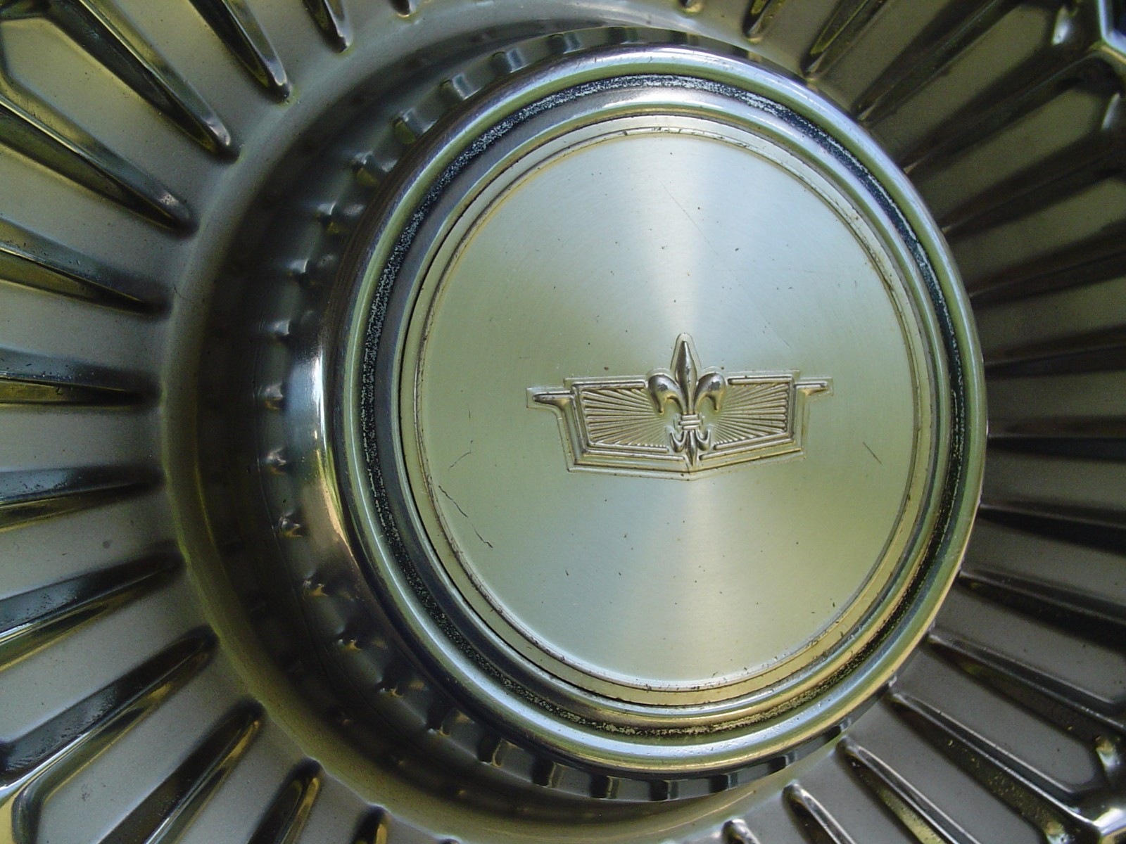 1977 1978 1979 CHEVY CHEVROLET CAPRICE VINTAGE HUB CAPS WHEEL COVERS CENTER CAP