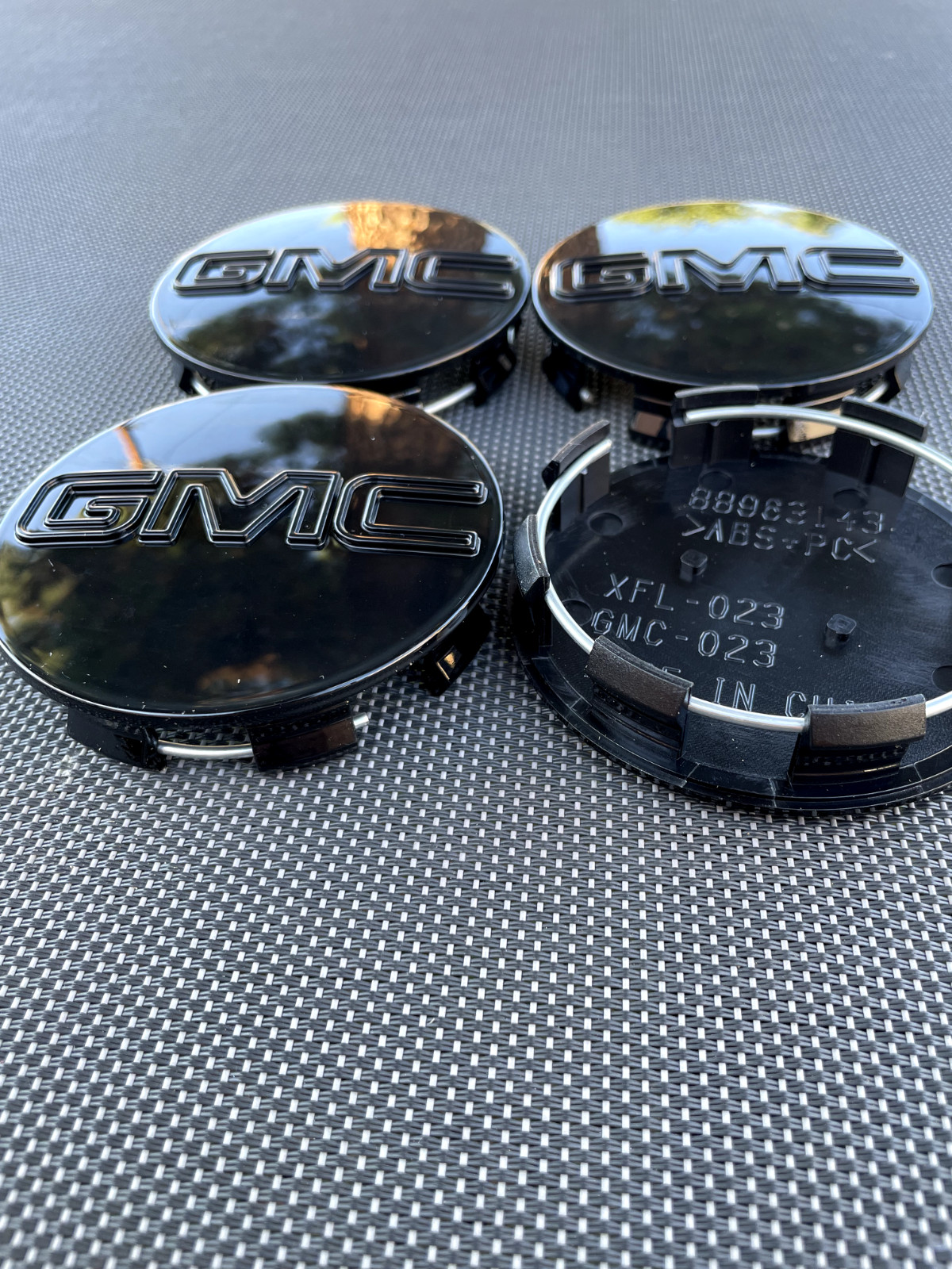 4 X GMC Glossy Black Center Caps 83MM(3 1/4″), Satisfaction Guaranteed!
