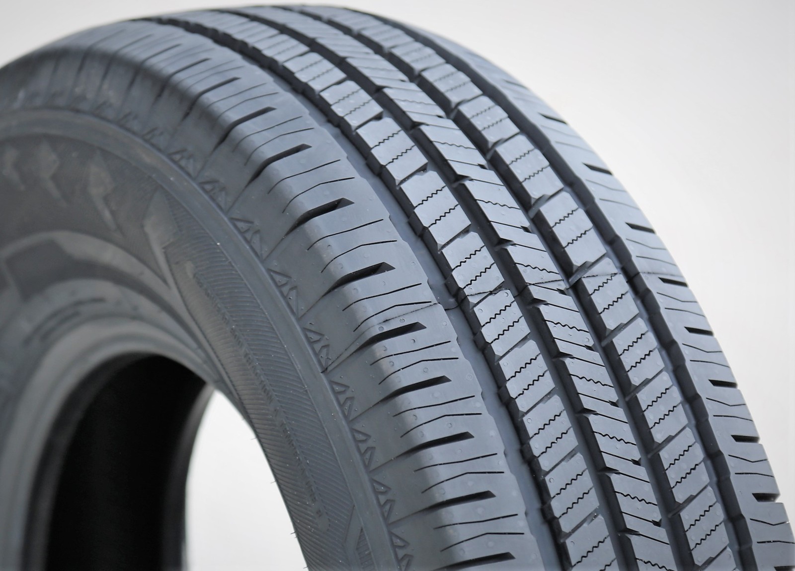 4 Tires Atlas Paraller H/T 245/75R16 111T A/S All Season