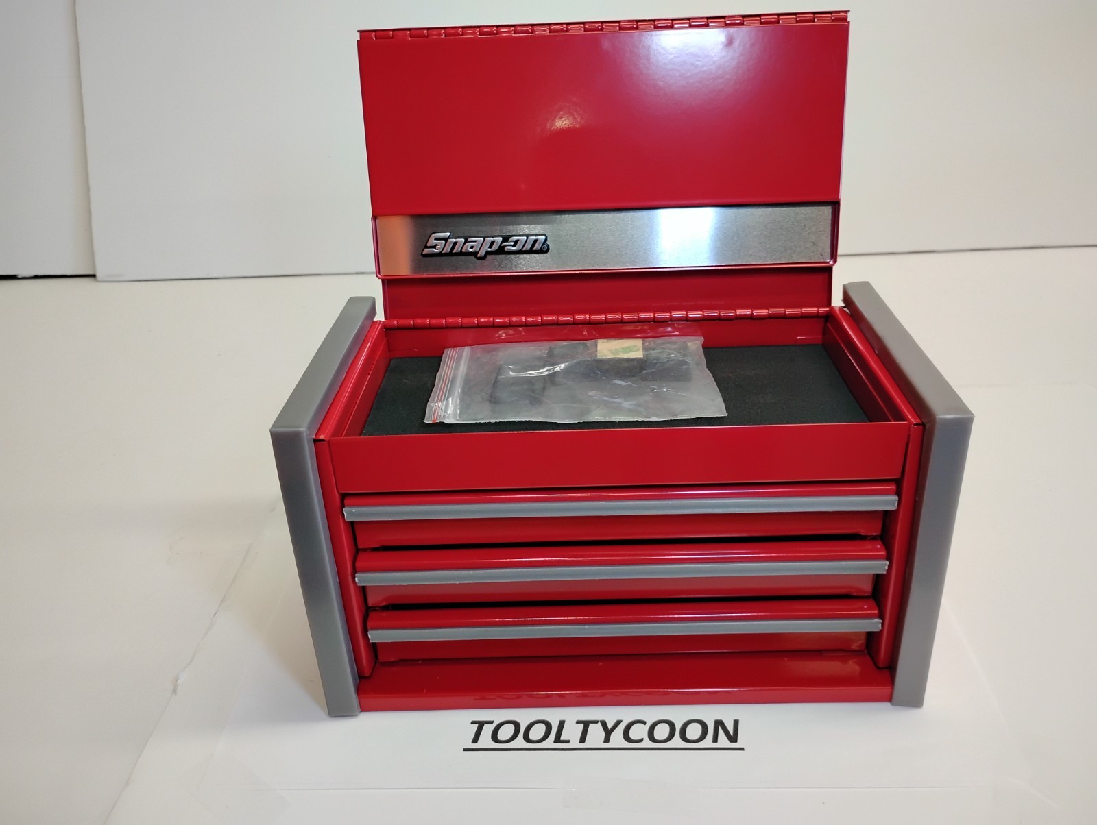 Snap-on Tools NEW RED Desktop Micro Top Chest KMC923A