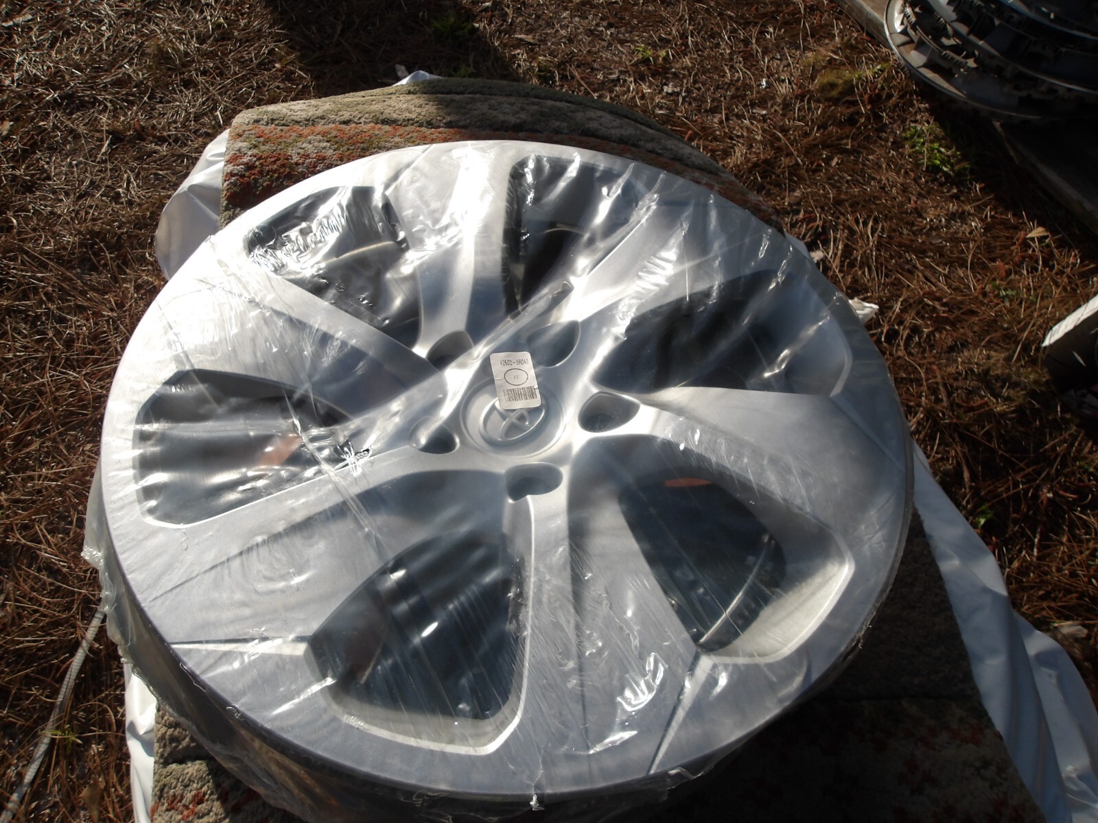 SET OF 4 TOYOTA RAV4 HUBCAPS 2019 TO 2025 FACTORY ORIGINAL 17″ WHEEL COVERS OEM