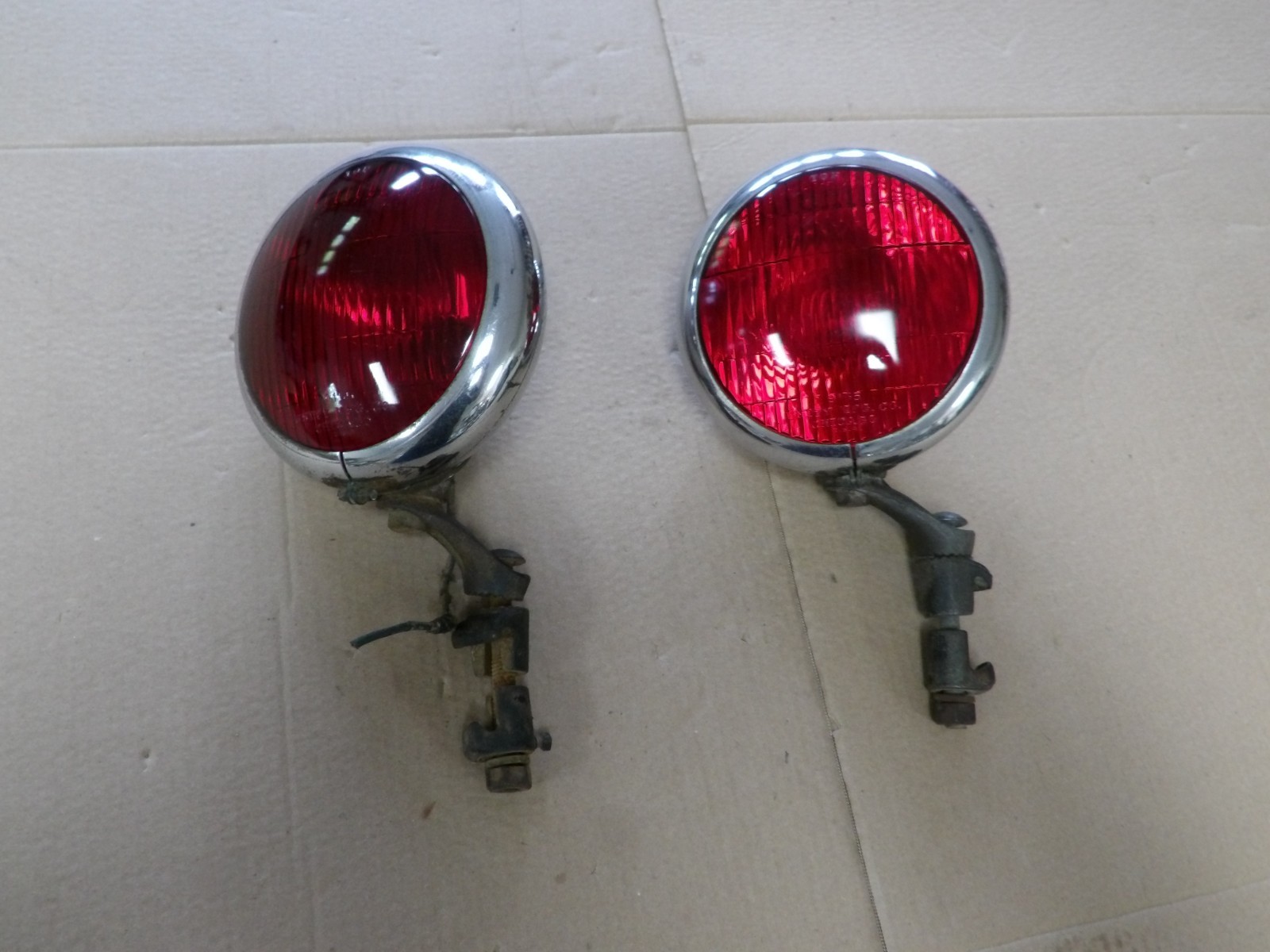 VINTAGE 1940’s FORD PAIR RED LIGHTS MADE BY UTILITY FOR FORD MOTOR CO. 9002-S