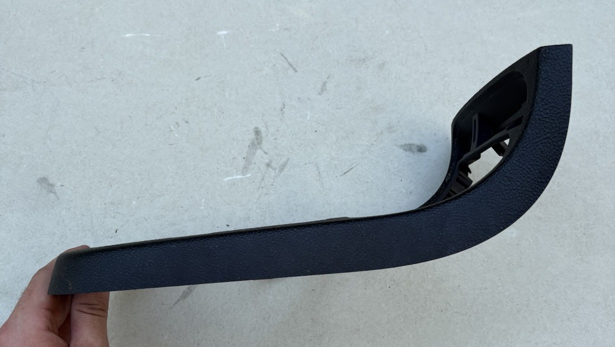 2007-2011 Chevrolet HHR Floor Transmission Shifter Shift Bezel Trim 1121830